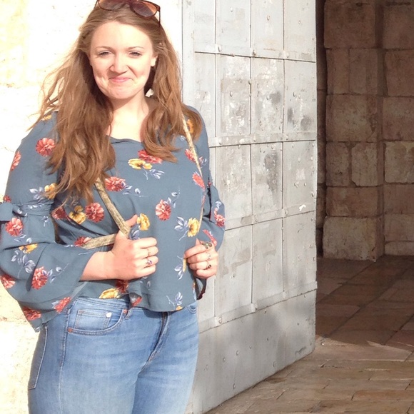 Meet your Posher, Rebecca - Picture 2 of 2